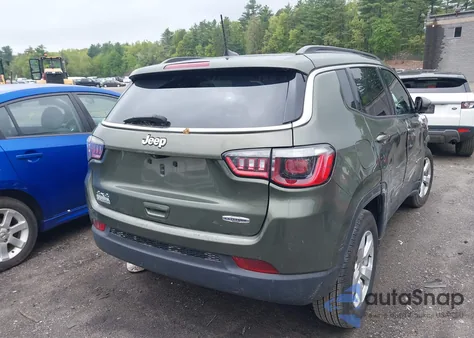2019 Jeep Compass Latitude 4X4 из США, поврежденный, VIN 3C4NJDBB8KT828747